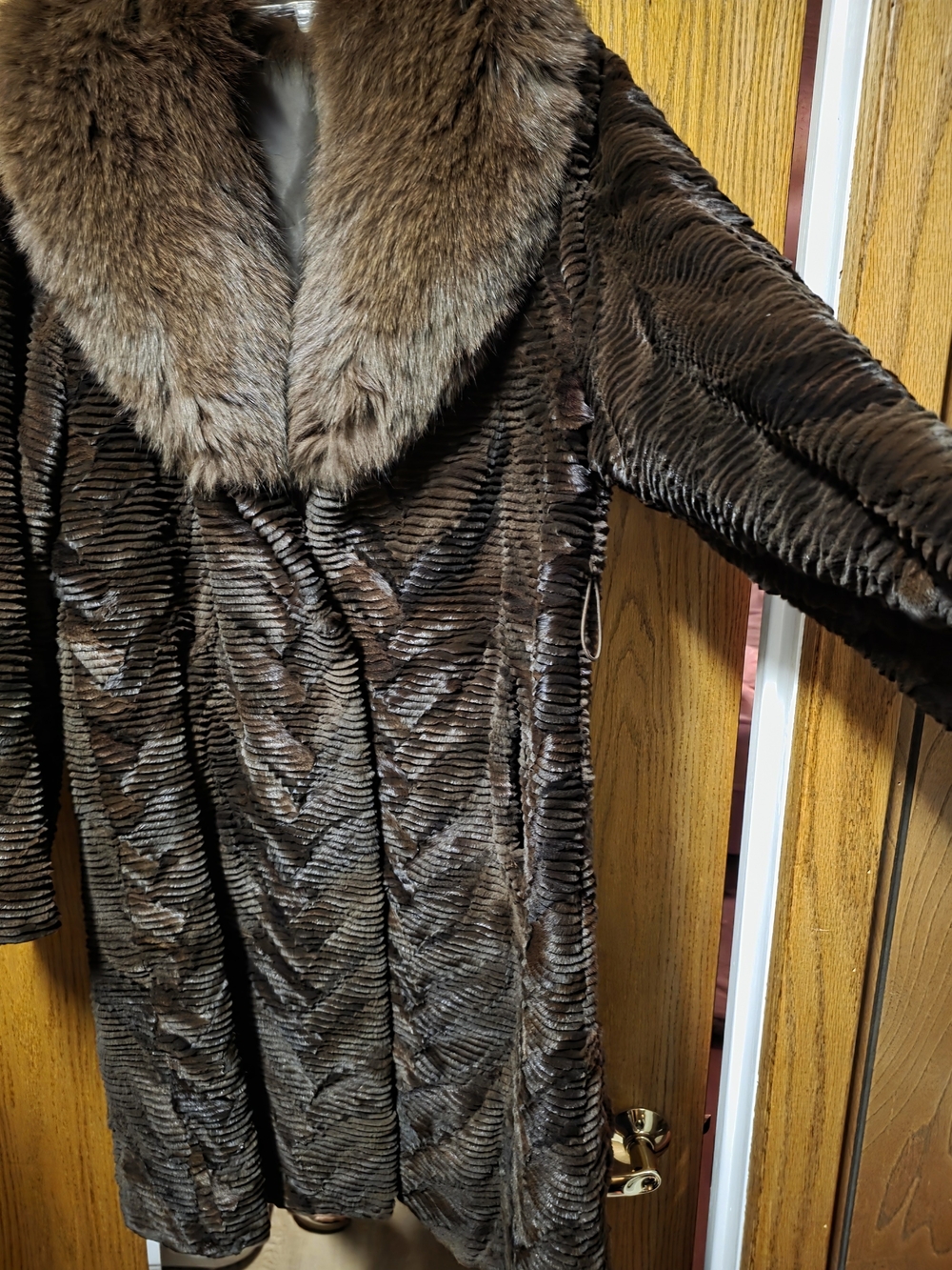 Carson Pirie Scott Brown Carved Sheared Beaver Fur Coat Genuine Fox Collar, SZ M - Picture 4 of 6